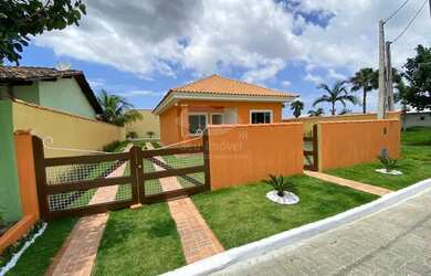 Imagem: A casa em condomínio e possui 2 Dormitórios, Suítes, 1 Banheiro