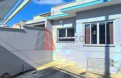 Imagem: A casa e possui 2 Dormitórios, Suítes, 1 Banheiro, 2 Vagas