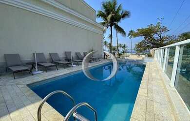 Imagem: A casa possui 4 Dormitórios, 5 Banheiros, 4 Vagas na garagem