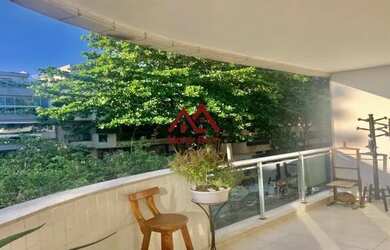 Imagem: O apartamento possui 3 Dormitórios, 5 Banheiros, 2 Vagas na