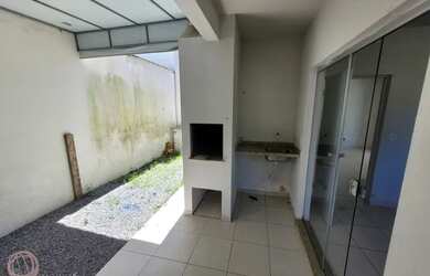 Imagem: A casa possui 3 Dormitórios, 1 Banheiro, 103m² de Área e