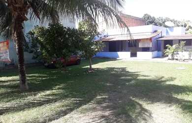 Imagem: A casa possui 1 Dormitório, 1 Banheiro, 3 Vagas na garagem