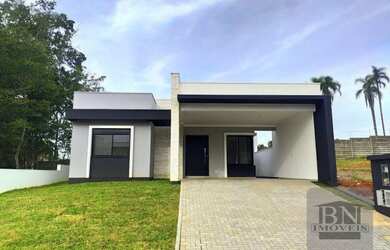 Imagem: A casa em condomínio possui 3 Dormitórios, 2 Banheiros, 2