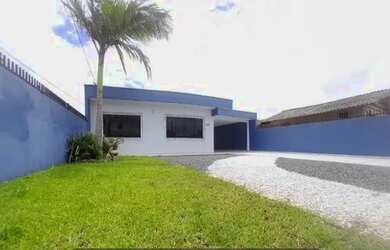 Imagem: A casa possui 3 Dormitórios, 3 Banheiros, 3 Vagas na garagem