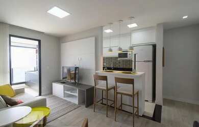 Imagem: O apartamento possui 1 Dormitório, 1 Banheiro, 1 Vaga na garagem