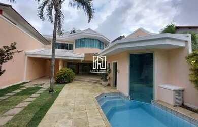 Imagem: A casa em condomínio possui 4 Dormitórios, 5 Banheiros, 4