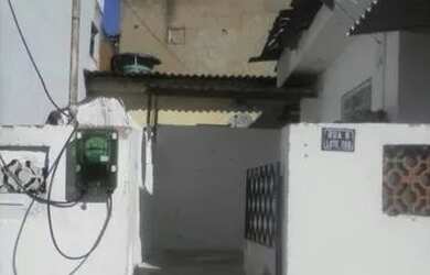 Imagem: A casa possui 1 Dormitório, 1 Banheiro, 1 Vaga na garagem e