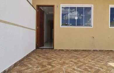 Imagem: A casa possui 2 Dormitórios, 2 Banheiros, 1 Vaga na garagem