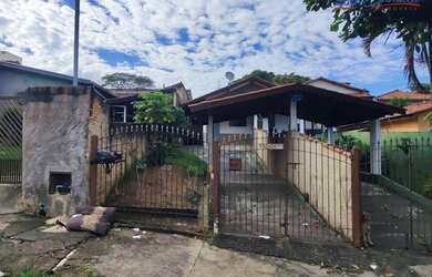 Imagem: A casa possui 1 Dormitório, 1 Banheiro, 2 Vagas na garagem