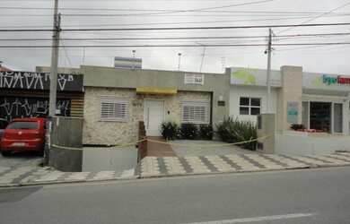 Imagem: A casa possui 2 Dormitórios, 1 Banheiro, 5 Vagas na garagem