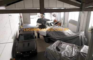 Imagem: O depósito possui 2 Vagas na garagem e 250m² de Área e está