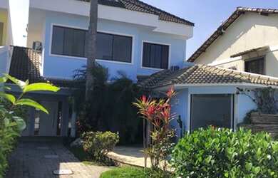 Imagem: A casa em condomínio possui 4 Dormitórios, 5 Banheiros, 2