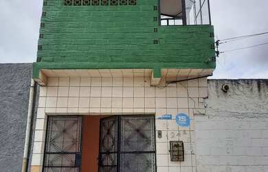 Imagem: A casa possui 2 Dormitórios, 2 Banheiros e está localizado