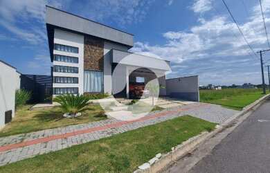 Imagem: A casa em condomínio possui 3 Dormitórios, 4 Banheiros, 2