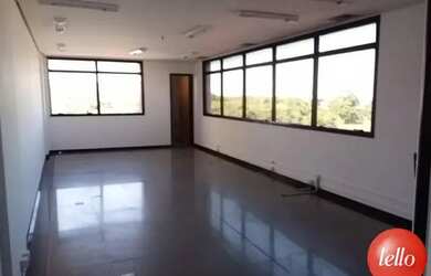 Imagem: O depósito possui 1 Vaga na garagem, 53m² de Área e está