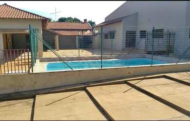 Imagem: A chácara possui 953m² de Área e está localizado em Petit