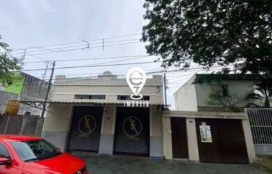 Imagem: A casa possui 5 Dormitórios, 4 Banheiros, 4 Vagas na garagem