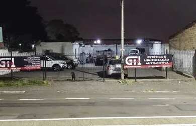 Imagem: O depósito possui 5 Vagas na garagem e está localizado em