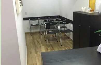 Imagem: O depósito possui 2 Vagas na garagem, 42m² de Área e está