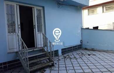 Imagem: A casa possui 3 Dormitórios, 4 Banheiros, 2 Vagas na garagem