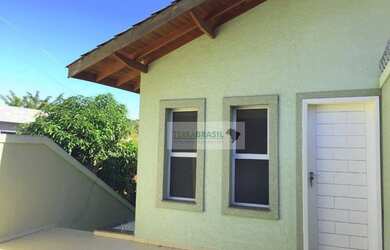 Imagem: A casa possui 3 Dormitórios, 2 Banheiros, 2 Vagas na garagem