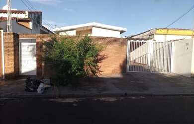 Imagem 16: Casa para alugar. 555.000m² de Área, 2 Vagas na garageme4 Dormitórios