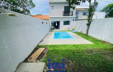 Imagem: A casa possui 2 Dormitórios, 2 Banheiros, 2 Vagas na garagem