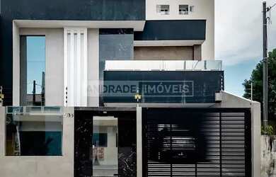 Imagem: A casa possui 3 Dormitórios, 4 Banheiros, 1 Vaga na garagem