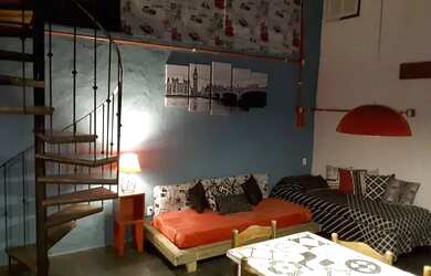 Imagem: O apartamento possui 1 Dormitório, 1 Banheiro, 1 Vaga na garagem