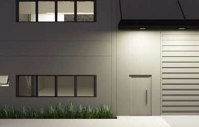 Imagem: A casa possui 3 Vagas na garagem, 330m² de Área e está localizado