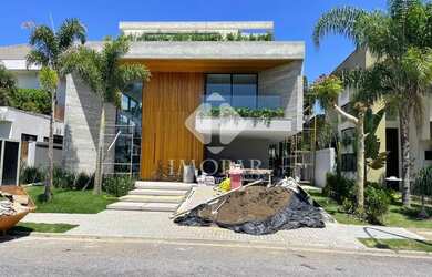 Imagem: A casa em condomínio à venda possui 4 Dormitórios, 5 Banheiros