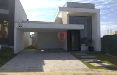 Imagem: A casa em condomínio possui 3 Dormitórios, 2 Banheiros, 4