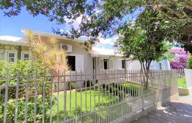 Imagem: A casa possui 2 Dormitórios, 1 Banheiro, 1 Vaga na garagem