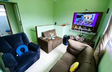 Imagem: A casa possui 2 Dormitórios, 1 Banheiro, 1 Vaga na garagem