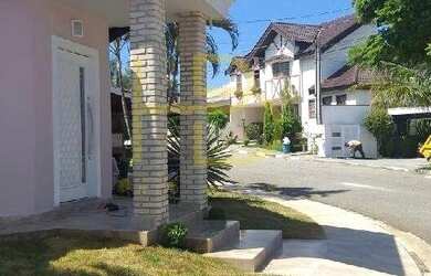 Imagem: A casa em condomínio à venda possui 3 Dormitórios, 5 Banheiros