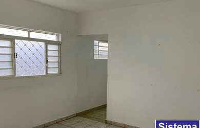 Imagem: A casa possui 1 Dormitório, 1 Banheiro, 2 Vagas na garagem