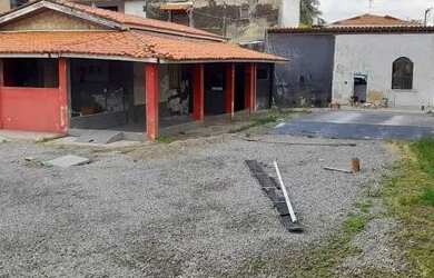 Imagem: A casa possui 2 Dormitórios, 1 Banheiro, 475m² de Área e