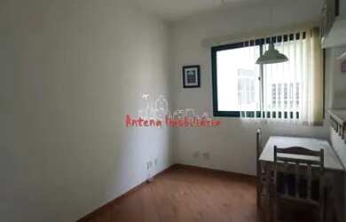 Imagem: O apartamento possui 1 Dormitório, 1 Banheiro, 1 Vaga na garagem