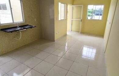 Imagem: A casa possui 2 Dormitórios e 2 Banheiros e está localizado