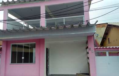 Imagem: A casa possui 2 Dormitórios, 3 Banheiros, 1 Vaga na garagem