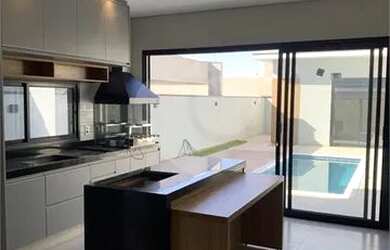 Imagem: A casa em condomínio possui 3 Dormitórios, 5 Banheiros, 4