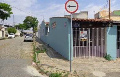 Imagem: A casa possui 2 Dormitórios, 1 Banheiro, 1 Vaga na garagem