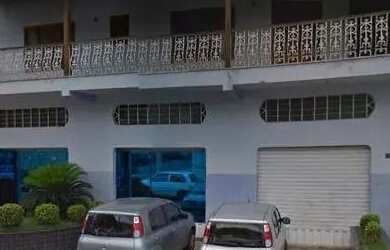 Imagem: A casa possui 3 Dormitórios, 1 Banheiro, 5 Vagas na garagem