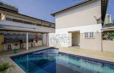 Imagem: A casa em condomínio possui 4 Dormitórios, 5 Banheiros, 3