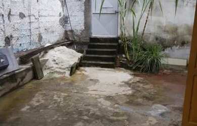 Imagem: A casa possui 2 Dormitórios, 1 Banheiro e está localizado