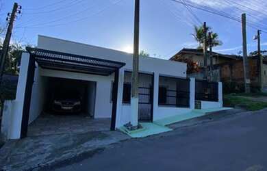 Imagem 1: Casa alvenaria itaipava. 160m² de Área, 2 Vagas na garageme1 Dormitório