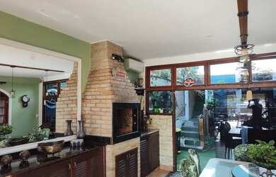 Imagem 4: Casa de alto padrão. 400m² de Área, 3 Vagas na garageme4 Dormitórios