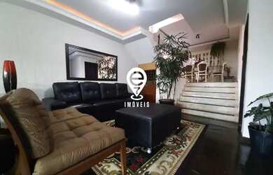 Imagem: A casa possui 5 Dormitórios, 5 Banheiros, 4 Vagas na garagem