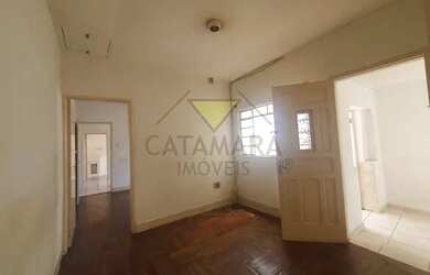 Imagem: A casa possui 3 Dormitórios, 1 Banheiro, 125m² de Área e