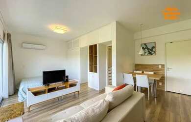 Imagem: O apartamento possui 1 Dormitório, 1 Banheiro, 1 Vaga na garagem